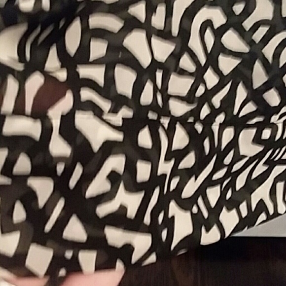 Black and cream, airy blouse - Picture 5 of 8